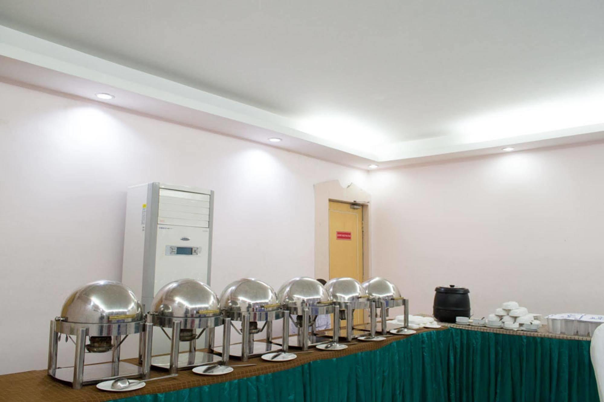 Oyo 1359 Hotel Best Inn Bhubaneswar Exterior photo