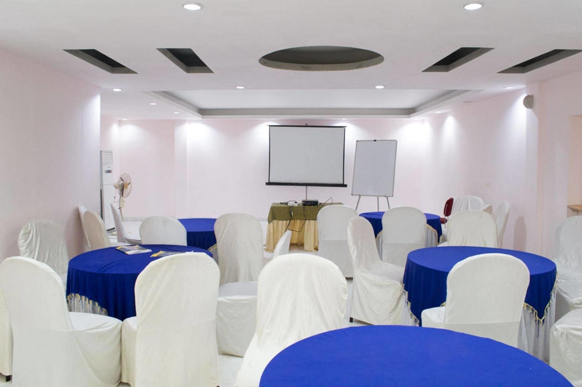 Oyo 1359 Hotel Best Inn Bhubaneswar Exterior photo